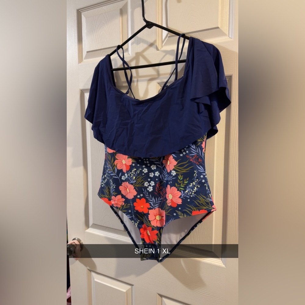 Floral swim size 1 XL